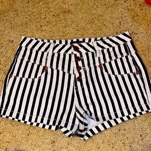 BLACK AND WHITE STRIPED KENDALL & KYLIE SHORTS